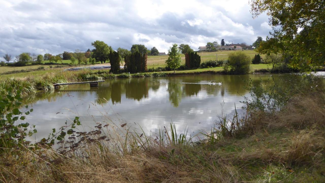 Relais Des Chaux Bed & Breakfast Saint-Jean-des-Ollieres Bagian luar foto