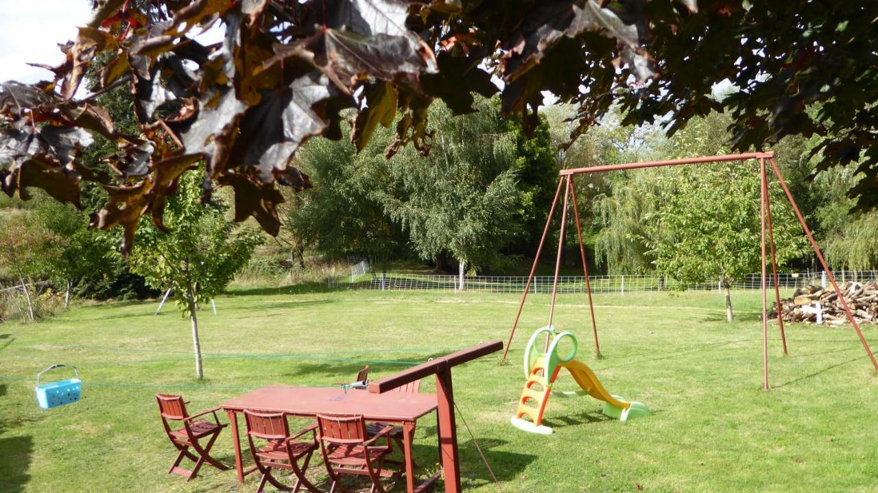 Relais Des Chaux Bed & Breakfast Saint-Jean-des-Ollieres Bagian luar foto